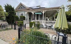 Abbey House Inn (Adults Only)